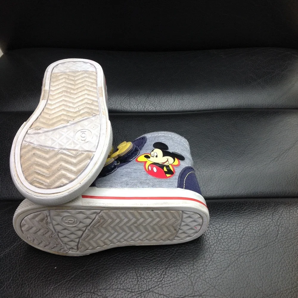 Authentic Disney Mickey knit hi top fleece toddler sneakers size 6